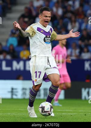 Roque Mesa of Real Valladolid CF during the La Liga match between RCD Espanyol and Valladolid CF at RCDE Stadium in Barcelona, Spain. Stock Photo