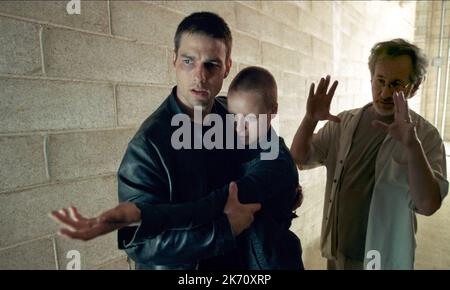 TOM CRUISE, SAMANTHA MORTON, STEVEN SPIELBERG, MINORITY REPORT, 2002 Stock Photo