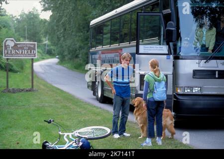 ZEGERS,WACHS, AIR BUD: SEVENTH INNING FETCH, 2002 Stock Photo