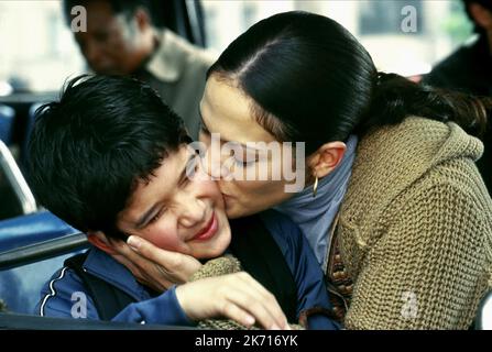 POSEY,LOPEZ, MAID IN MANHATTAN, 2002 Stock Photo