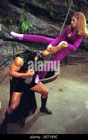 SCOOBY, SARAH MICHELLE GELLAR, SCOOBY-DOO, 2002 Stock Photo - Alamy