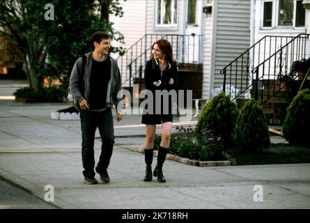 TOBEY MAGUIRE, KIRSTEN DUNST, SPIDER-MAN, 2002 Stock Photo