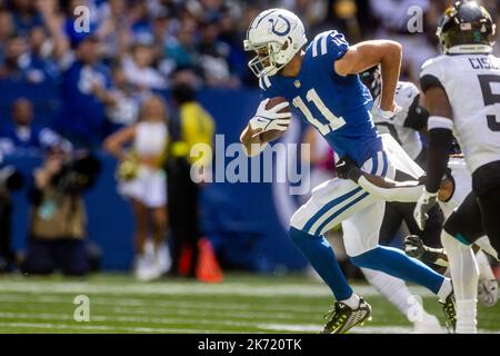 Jacksonville Jaguars quarterback Trevor Lawrence (16) watches a replay on  the scoreboard during an NFL football game against the Indianapolis Colts,  Sunday, Oct. 16, 2022, in Indianapolis. (AP Photo/Zach Bolinger Stock Photo  - Alamy