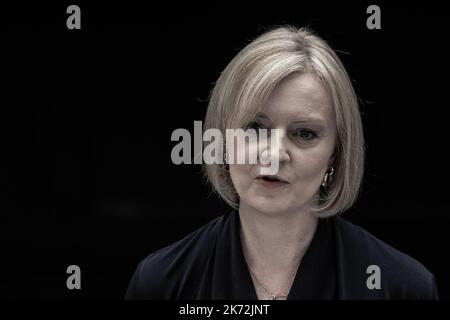 London, UK, 06th Sep 2022. Liz Truss (Elizabeth Truss), gives her first speech as new British Prime Minister of the United Kingdom today outside 10 Do Stock Photo