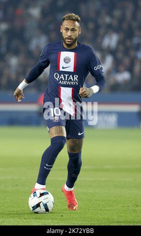 Neymar Jr 10 Mens MEDIUM Nike Paris Saint-Germain Home