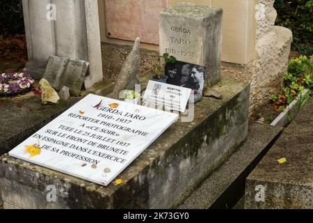 Grave of Gerda Taro (Gerta Pohorylle), great photographer killed during the Spanish Civil War - Division 97 - Pére Lachaise cemetery - Paris Stock Photo