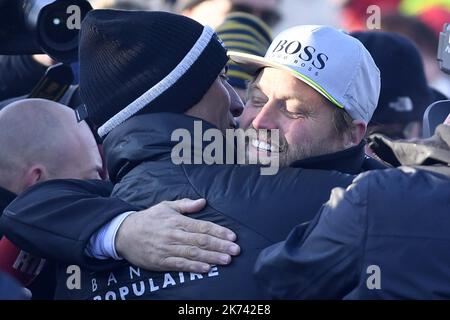 Alex Thomson: Welsh sailor completes Vendee Globe race in second place  Stock Photo