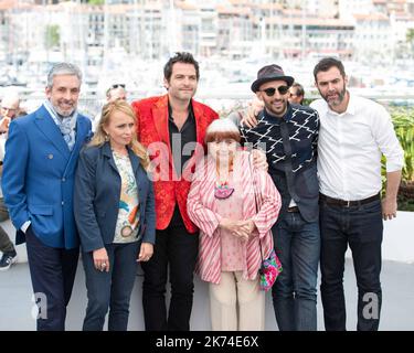 Singer Matthieu Chedid, director Agnes Varda and JR attend the 'Faces, Places (Visages, Villages)' photocall during the 70th annual Cannes Film Festival at Palais des Festivals Stock Photo