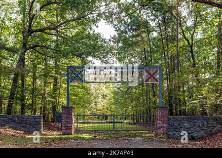 Calera, Alabama, USA-Sept. 30, 2022: Entrance to Shelby Springs Confederate Cemetery. This site is owned by the Shelby County Historical Society and i Stock Photo