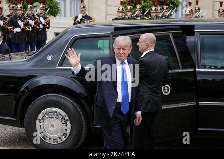 ©Thomas Padilla/MAXPPP -   13/07/2017 ; Paris, FRANCE, LE PRESIDENT DE LA REPUBLIQUE, RECOIT LE PRESIDENT DES ETATS UNIS D' AMERIQUE, DONALD TRUMP AU PALAIS DE L' ELYSEE. French President receives US President Donald Trump at the Elysee Palace in Paris, Wednesday, July 12, 2017. Stock Photo