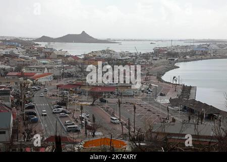 SAINT MARTIN 10/09/2017 ouragan irma à Saint-Martin  Destructions dans la ville de Marigot sur île de Saint-Martin après le passage de l'ouragan Irma le 10 septembre 2017   St Martin after Irma hurricane, views of disasters on sept 10th 2017 Stock Photo