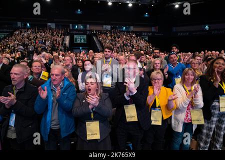 SNP Conference 2022, Aberdeen. Delegates give standing ovation to keynote speech by First Minister Nicola Sturgeon Stock Photo