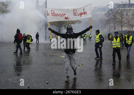 Proestor Shield Clashes During The Yellow Vests Protest - Act II - Demonstrators raise ...