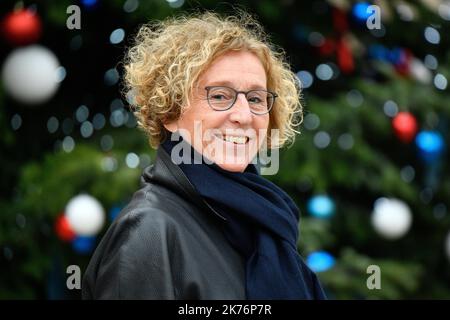 Muriel Penicaud, la Ministre du Travail  en sortie du Conseil des Ministres le Mercredi 09 Janvier 2019  / 09/01/2019  -  France / Ile-de-France (region) / Paris  -  Muriel Penicaud, Minister of Labor out of the Council of Ministers on Wednesday 09 January 2019 Stock Photo