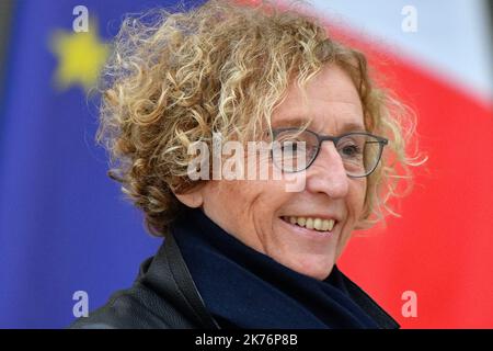 Muriel Penicaud, la Ministre du Travail  en sortie du Conseil des Ministres le Mercredi 09 Janvier 2019  / 09/01/2019  -  France / Ile-de-France (region) / Paris  -  Muriel Penicaud, Minister of Labor out of the Council of Ministers on Wednesday 09 January 2019 Stock Photo