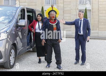 Indigenous Brazilian chief Kayapo Raoni Metuktire arrives at the Elysee palace prior to his meeting with French President Macron in Paris, France.  Stock Photo