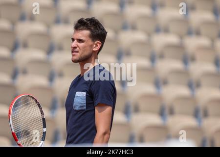 Dominic Thiem training on the Suzanne Lenglen court, a few days before the start of the French Open tennis tournament at Roland Garros in Paris, France, 24th May 2019. Stock Photo
