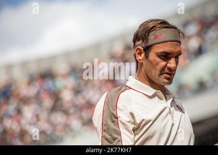 Roger Federer (SUI) against Oscar Otte (GER) on court Philippe Chatrier in the second round of the French Open tennis tournament at Roland Garros in Paris, France, 29th May 2019. Stock Photo