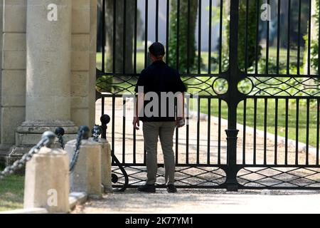 Sophie Turner and musician Joe Jonas wedding at the chateau de Tourreau in Sarrians, Southern France Stock Photo