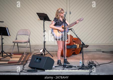 Dori Freeman performing on stage at Blue Ridge Music Center Stock Photo