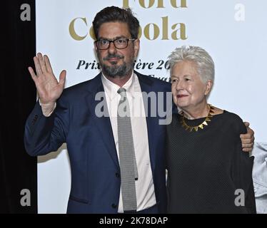 Francis Ford Coppola  ici avec sa femme Eleanor et son fils Roman  Francis Ford Coppola award ceremony. Prix Lumiere Stock Photo