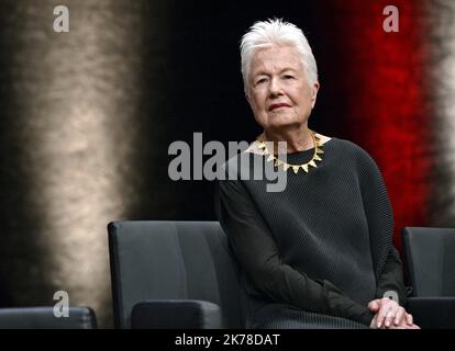 Francis Ford Coppola ici avec sa femme Eleanor Coppola Francis Ford Coppola  award ceremony. Prix Lumiere Stock Photo - Alamy