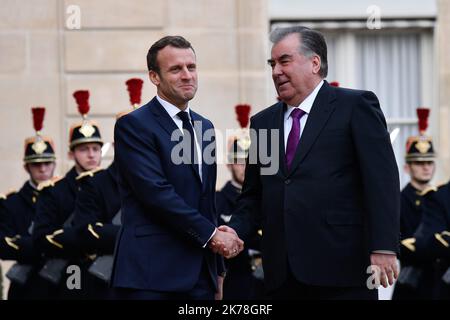 ©Julien Mattia / Le Pictorium/MAXPPP - Julien Mattia / Le Pictorium - 8/11/2019  -  France / Paris  -  le President Emmanuel Macron recevait au Palais de l'Elysee pour entretien le President de la Republique du Tadjikistan, Mr Emomali RAHMON, le 08 Novembre 2019.  / 8/11/2019  -  France / Paris  -  President Emmanuel Macron received the President of the Republic of Tajikistan, Mr Emomali RAHMON, at the Elysee Palace for talks on November 8, 2019. Stock Photo