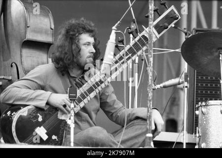 United Kingdom / England / Isle of Wight  -  The Pentangle group during the famous Isle of Wight festival in 1970, it is estimated that between 600 and 700,000 people attended. Sunday, August 30, 1970 Stock Photo