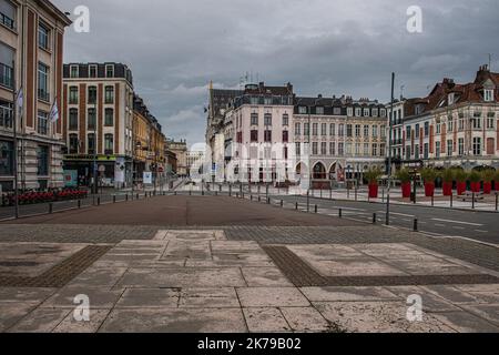 Â©PHOTOPQR/VOIX DU NORD/PASCAL BONNIERE ; 06/04/2020 ; LILLE  06.04.2020 Coronavirus , covid-19 , place Rihour   .PHOTO PASCAL BONNIERE / LA VOIX DU NORD -CORONAVIRUS/ The city of Lille, in the North of France, is deserted. Stock Photo