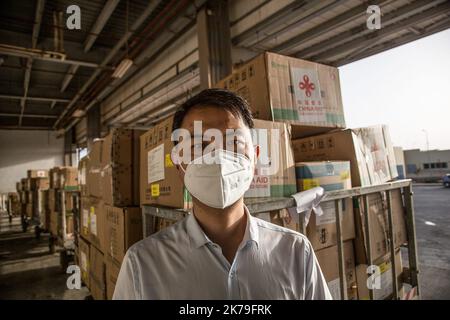 Senegal / Dakar / Dakar  -  China has decided to make a contribution to help Senegal in the fight against the Corona virus by offering medical equipment.The second batch of medical aids offered by the Chinese government at Blaise Diagne international airport in Dakar, Senegal. Stock Photo