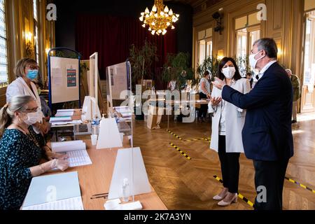 Alexis Sciard / IP3; Paris, France, June 28 - The current mayor of Paris and candidate for re-election  Anne Hidalgo visits the polling stations of the 6th district Paris town hall.  The second round of municipal elections took place today, Sunday June 28 in France. Exceptional health measures have been taken to protect the people who were to manage the polling stations and the citizens who came to vote Stock Photo