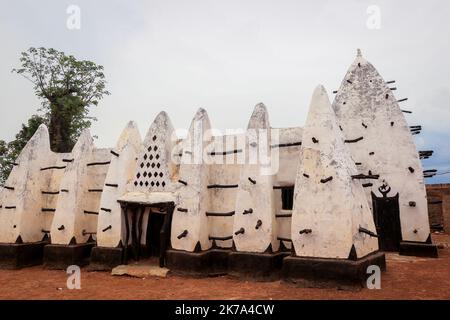 Entrance View to the Larabanga Mosque, oldest mosque in Ghana and one of the oldest in West Africa Stock Photo