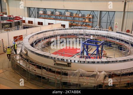 ©PHOTOPQR/LA PROVENCE/DUCLET Stéphane ; Manosque ; 28/07/2020 ; Lancement de l'assemblage de la machine ( Tokamak ) du chantier ITER. Atelier de fabrication des bobines. - After decades of design, manufacturing, and preparation, 2020 marks the start of the assembly of the ITER machine. FRANCE, MANOSQUE JULY 28 2020  Stock Photo