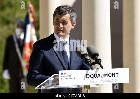 ©PHOTOPQR/L'EST REPUBLICAIN/Alexandre MARCHI ; VERDUN ; 29/07/2020 ; POLITIQUE - HOMMAGE AUX COMBATTANS MUSULMANS - CULTE MUSULMAN - FRANCAIS MORTS POUR LA FRANCE - PREMIERE GUERRE MONDIALE - GRANDE GUERRE - 14 - 18 - 1914 - 1918 - MINISTRE. Fleury-devant-Douaumont (Meuse) 29 juillet 2020. Discours de Gérald DARMANIN, ministre de l’Intérieur et des Cultes, à Douaumont pour rendre Hommage aux Combattants Musulmans morts pour la France lors de la Première guerre mondiale. PHOTO Alexandre MARCHI. - Verdun, France, july 29th 2020 - French tribute to muslims killed during the WWI  Stock Photo