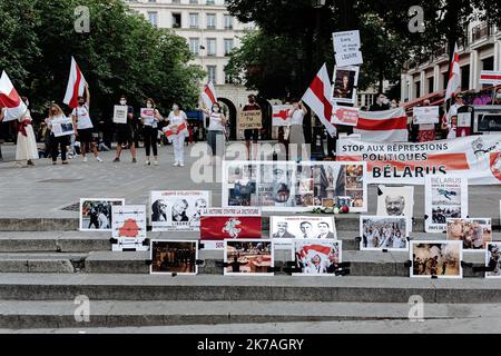 ©Jan Schmidt-Whitley/Le Pictorium/MAXPPP - Jan Schmidt-Whitley/Le Pictorium - 20/08/2020 - France / Ile-de-France / Paris - Quelques dizaines de manifestants, majoritairement Bielorusses se sont rassembles jeudi soir place des Innocents a Paris pour denoncer la repression qui sevit en Bielorussie a la suite d'elections presidentielles que l'opposition democratique denonce comme etant faussees. / 20/08/2020 - France / Ile-de-France (region) / Paris - A few dozen demonstrators, mostly Belarusians, gathered on Thursday evening at Place des Innocents in Paris to denounce the repression in Belarus  Stock Photo