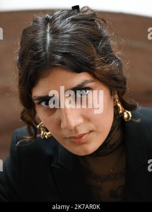 17 October 2022, Hesse, Frankfurt/Main: The author Fatma Aydemir comes to the award ceremony of the German Book Prize 2022 in Frankfurt Rö·mer Photo: Arne Dedert/dpa Stock Photo