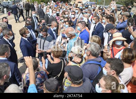 @ Pool/ Eliot Blondet/Maxppp, Bonifacio, September 10, 2020 French president Emmanuel Macron greets locals during a visit in Bonifacio, on the island of Corsica, on September 10, 2020.  Stock Photo