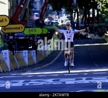 ©PHOTOPQR/LE PROGRES/Philippe TRIAS - 12/09/2020 - 14ème étape du tour, Lyon, 12 septembre 2020. -Kragh Andersen s'impose sur la 14ème étape du tour. - 2020/09/12. Tour de France, stage 14. Stock Photo