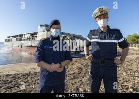 ©PHOTOPQR/LA PROVENCE/SPEICH HYERES Exercice amphibie de l'OTAN Dynamic Mariner 20 au large des cotes du Var Le Port Helicopteres Amphibie (PHA) Mistral a appareille de Toulon le 27 septembre 2020 pour conduire, avec son etat-major embarque les manoeuvres de Dynamic Mariner 20 qui mobilise une force maritime composee de 31 batiments de surface, 37 aeronefs et environ 5 000 militaires oeuvrant sous le pavillon d'une dizaine de pays membres de l'OTAN pendant 13 jours. La France y participe avec ses trois armeees (Terre, Air, Marine) et une composante des forces speciales. Amiral hollandais VAN d Stock Photo