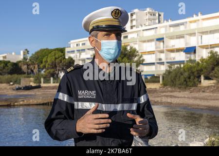 ©PHOTOPQR/LA PROVENCE/SPEICH HYERES Exercice amphibie de l'OTAN Dynamic Mariner 20 au large des cotes du Var Le Port Helicopteres Amphibie (PHA) Mistral a appareille de Toulon le 27 septembre 2020 pour conduire, avec son etat-major embarque les manoeuvres de Dynamic Mariner 20 qui mobilise une force maritime composee de 31 batiments de surface, 37 aeronefs et environ 5 000 militaires oeuvrant sous le pavillon d'une dizaine de pays membres de l'OTAN pendant 13 jours. La France y participe avec ses trois armeees (Terre, Air, Marine) et une composante des forces speciales. Capitaine de Vaisseau L Stock Photo