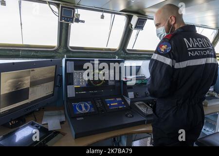 ©PHOTOPQR/LA PROVENCE/SPEICH HYERES Exercice amphibie de l'OTAN Dynamic Mariner 20 au large des cotes du Var Le Port Helicopteres Amphibie (PHA) Mistral a appareille de Toulon le 27 septembre 2020 pour conduire, avec son etat-major embarque les manoeuvres de Dynamic Mariner 20 qui mobilise une force maritime composee de 31 batiments de surface, 37 aeronefs et environ 5 000 militaires oeuvrant sous le pavillon d'une dizaine de pays membres de l'OTAN pendant 13 jours. La France y participe avec ses trois armeees (Terre, Air, Marine) et une composante des forces speciales. 2020/10/08. Defense: NA Stock Photo