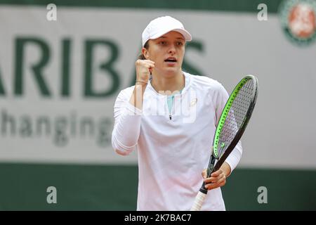 ©Sebastien Muylaert/MAXPPP - Iga Swiatek of Poland reacts during her Women's Singles semifinals match against Nadia Podoroska of Argentina on day twelve of the 2020 French Open at Roland Garros in Paris, France. 08.10.2020 Stock Photo