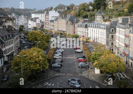 Â©PHOTOPQR/LE TELEGRAMME/Lionel Le Saux ; MORLAIX ; 30/10/2020 ; PHOTO Lionel Le Saux / LE TELEGRAMME. MORLAIX (29) : Premier jour du confinement dans le centre-ville de Morlaix ou certains commerces ont ete contraints de fermer. - France, oct 30th 2020 - New lockdown against covid-19 pandemic spread, until dec 1st 2020 Stock Photo