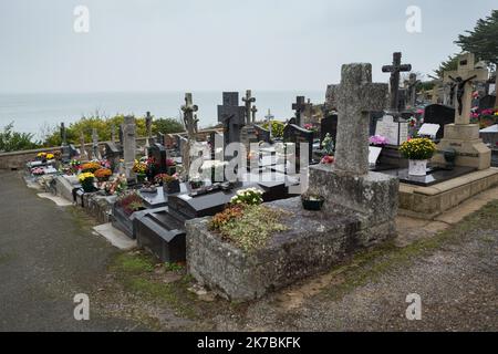 ©PHOTOPQR/OUEST FRANCE/QUEMENER YVES-MARIE ; Douarnenez ; 30/10/2020 ; Illustration cimetière marin de Tréboul à la toussaint. PHOTO YVES-MARIE QUEMENER / OUEST-FRANCE - 2020/10/30. First day of re-lockdown.  Stock Photo