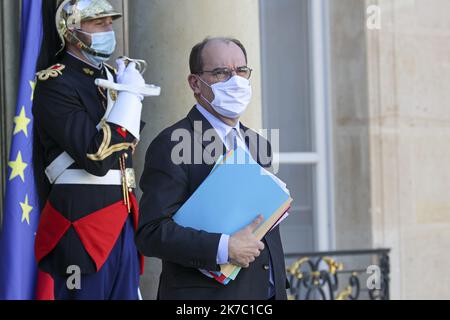 ©Sebastien Muylaert/MAXPPP - Jean Castex Premier Ministre a la sortie du conseil des ministres sur le perron de l'Elysee. Paris, 18.11.2020 - 2020/11/18. French minister council. Stock Photo