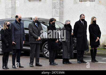 ©PHOTOPQR/LA NOUVELLE REPUBLIQUE/sgaudard ; BLOIS ; 05/12/2020 ; PHOTOPQR / LA NOUVELLE REPUBLIQUE / SEBASTIEN GAUDARD AUTHON (41), LE 05.12.2020 OBSEQUES RELIGIEUSES A AUTHON DANS LE LOIR-ET-CHER DE VALERY GISCARD D'ESTAING. FAMILLE SEPULTURE ENTERREMENT CAVEAU FAMILIALE VALERIE-ANNE GISCARD D'ESTAING LOUIS GISCARD D'ESTAING ANNE-AYMONE GISCARD D'ESTAING HENRI GISCARD D'ESTAING - Valéry Giscard d'Estaing funerals France's former president Valery Giscard d'Estaing, credited with leading social and technological reform of the country and placing it at the heart of Europe, was laid to rest Satu Stock Photo