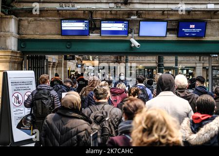 ©sadak souici/MAXPPP - Aucun train n'est autorisé du Royaume-Uni vers la France car Paris, comme plusieurs autres pays, suspend tous les voyages en provenance du Royaume-Uni à la suite de l'émergence d'une souche de coronavirus 'incontrôlable'. - France suspends all travel from UK as 'precautionary measure' over new Covid strain  Stock Photo