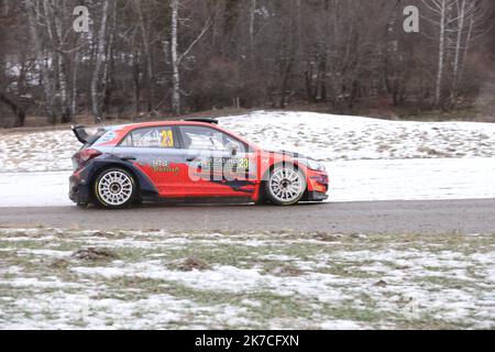 ©PHOTOPQR/LA PROVENCE/DUCLET Stéphane ; Sélonnet ; 23/01/2021 ; Rallye de Monté Carlo 2021. Spéciale La Bréole Selonnet The 2021 Monte Carlo Rally jan 23, 2021  Stock Photo