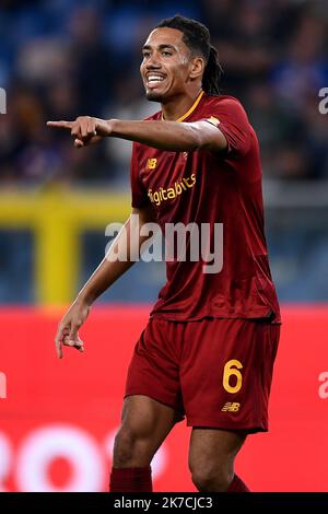 Genoa, Italy. 17 October 2022. Chris Smalling of AS Roma gestures during the Serie A football match between UC Sampdoria and AS Roma. Credit: Nicolò Campo/Alamy Live News Stock Photo