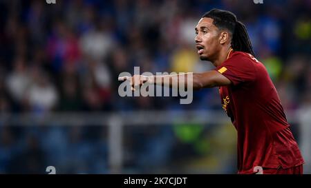Genoa, Italy. 17 October 2022. Chris Smalling of AS Roma gestures during the Serie A football match between UC Sampdoria and AS Roma. Credit: Nicolò Campo/Alamy Live News Stock Photo